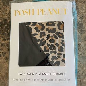Posh peanut Lana leopard patoo